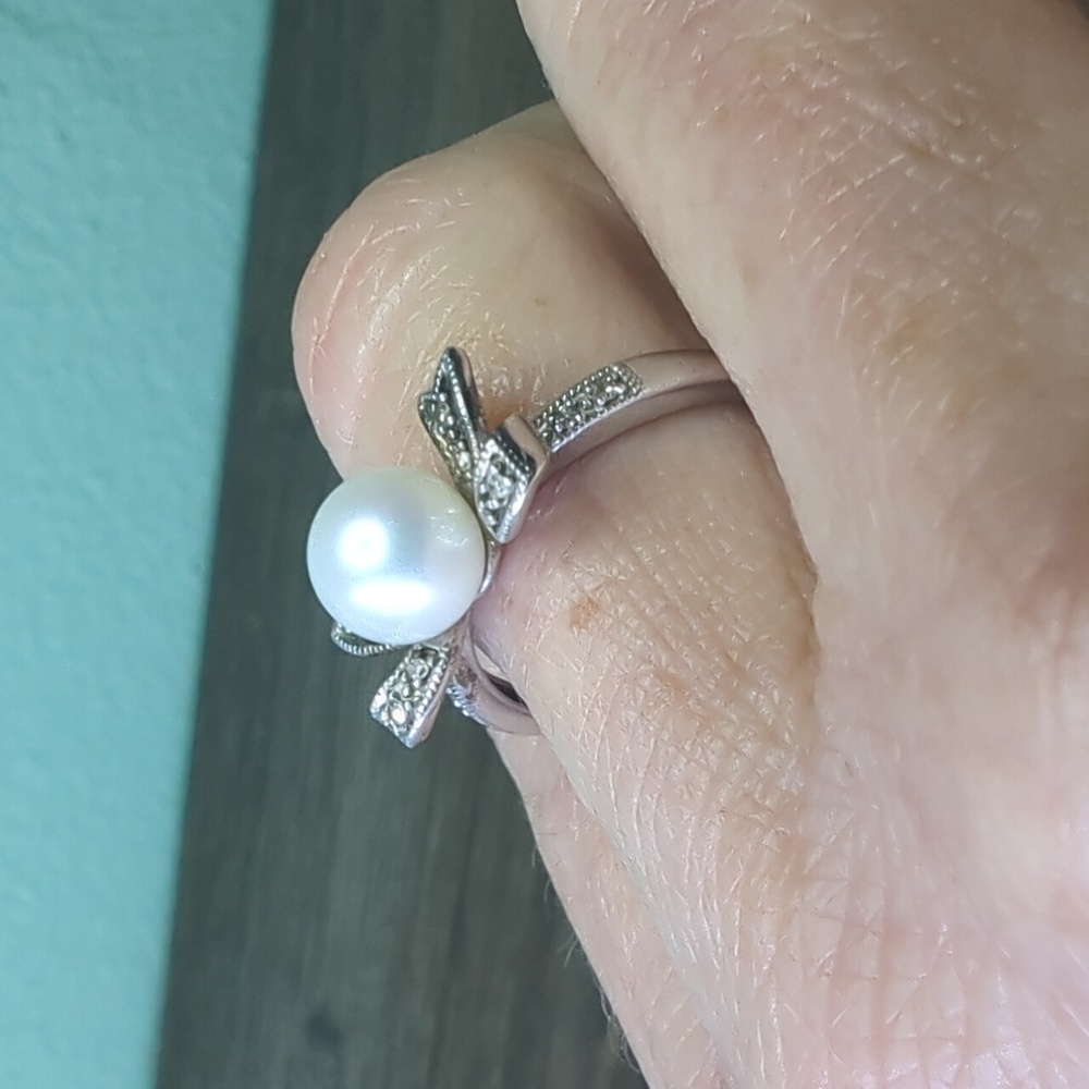 Diamond & Pearl 925 Sterling Silver Bow Ring Size 7 - Picture 13 of 14